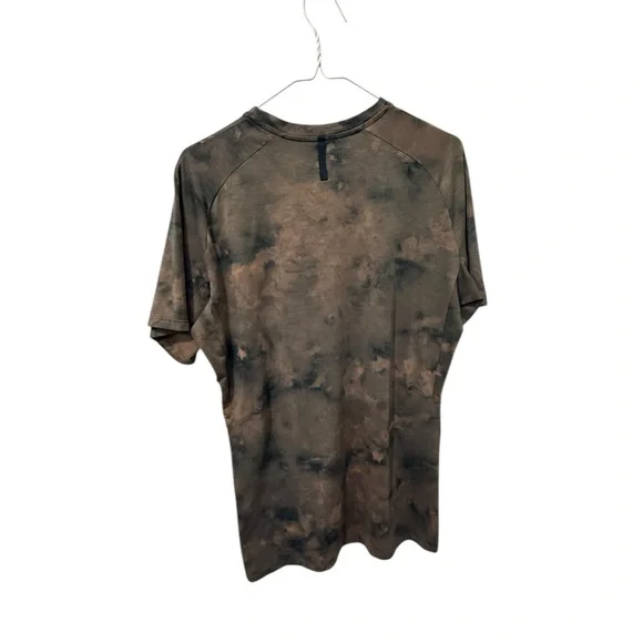 Lululemon Mens Shirt Size M Brown Tan Tie Dye License To Train L98-021-LTT - Picture 2 of 6
